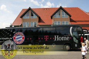 nfv09-fcbayern-muenchen-ankunft-103