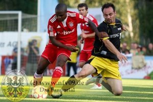 Zweikampf Edson Braafheid und Adis Islamovic